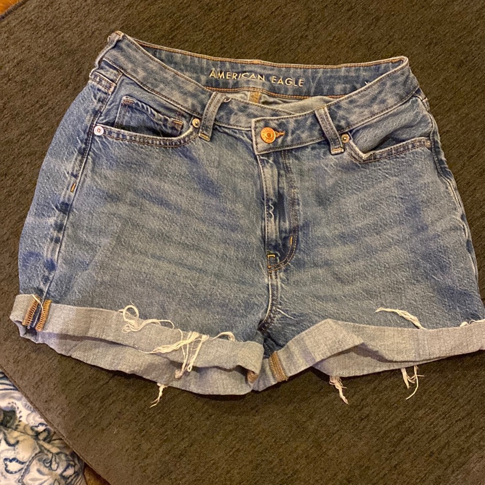 American Eagle crossover Jean shorts, size 4.